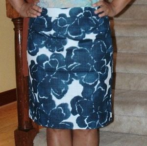 Jcrew Canterbury Bells floral Tweed Pencil skirt | Blue and white Size 4